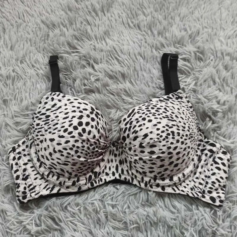 কোডঃ BR93; Bra (Size: 34B)