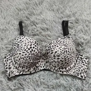 কোডঃ BR93; Bra (Size: 34B)
