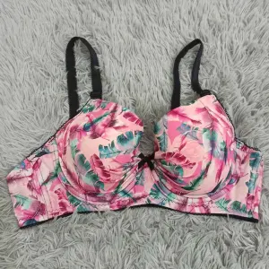 কোডঃ BR137; Bra (Size: 36E)