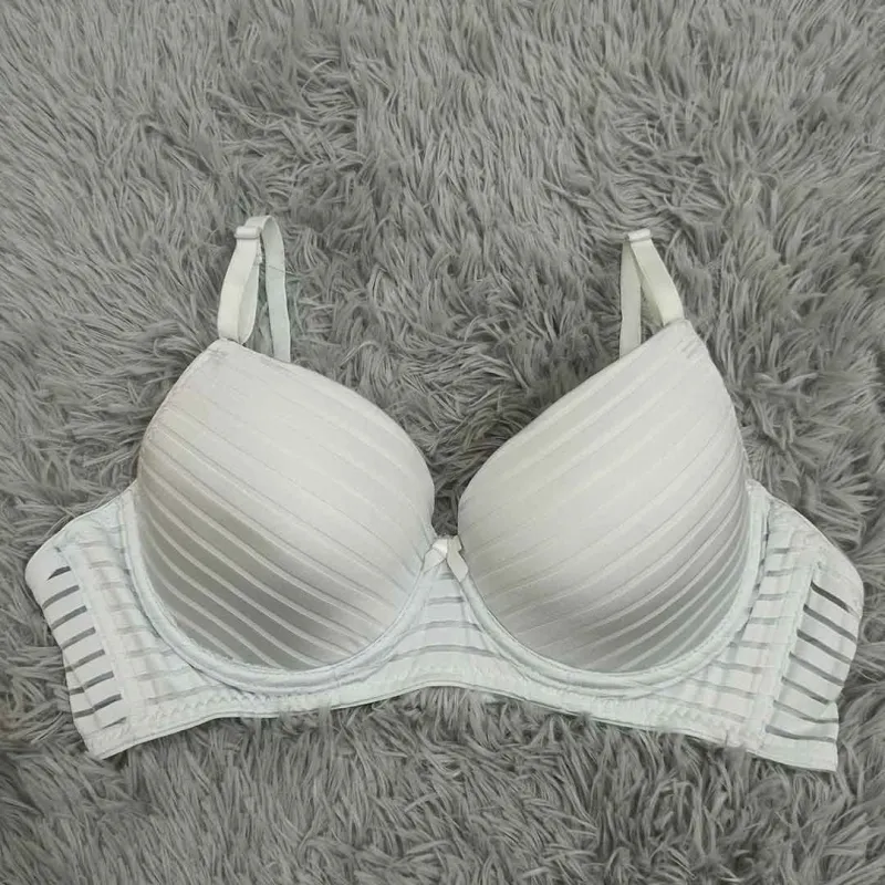কোডঃ BR142; Bra (Size: 36E)