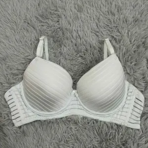 কোডঃ BR142; Bra (Size: 36E)