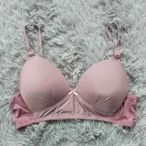 কোডঃ BR63; Bra (Size: 38F)