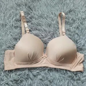 কোডঃ BR77; Bra (Size: 38E)