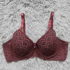 কোডঃ BR44; Bra (Size: 40B)