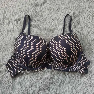 কোডঃ BR54; Bra (Size: 40D)